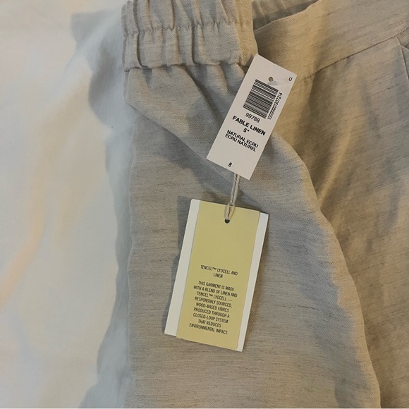 NWT Aritzia Wilfred High Rise "Fable" Linen Shorts, size 8 - Picture 5 of 10